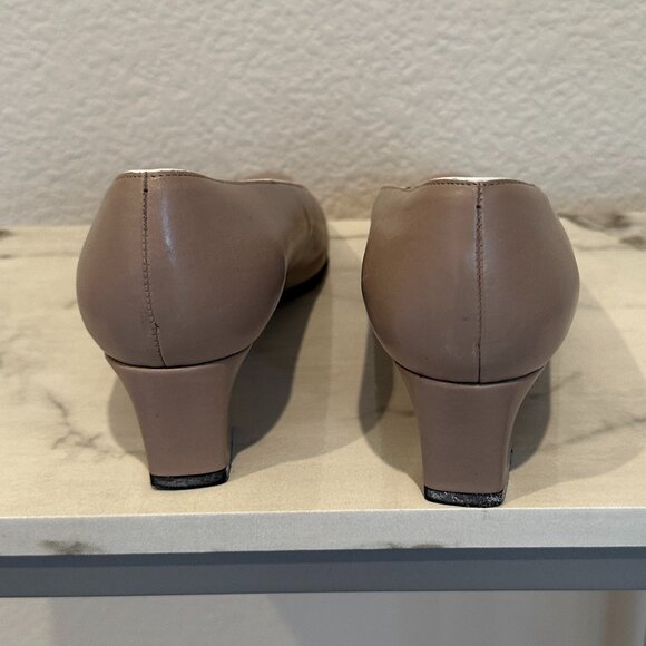 Talbots Taupe with White Trim Pumps - Picture 3 of 6